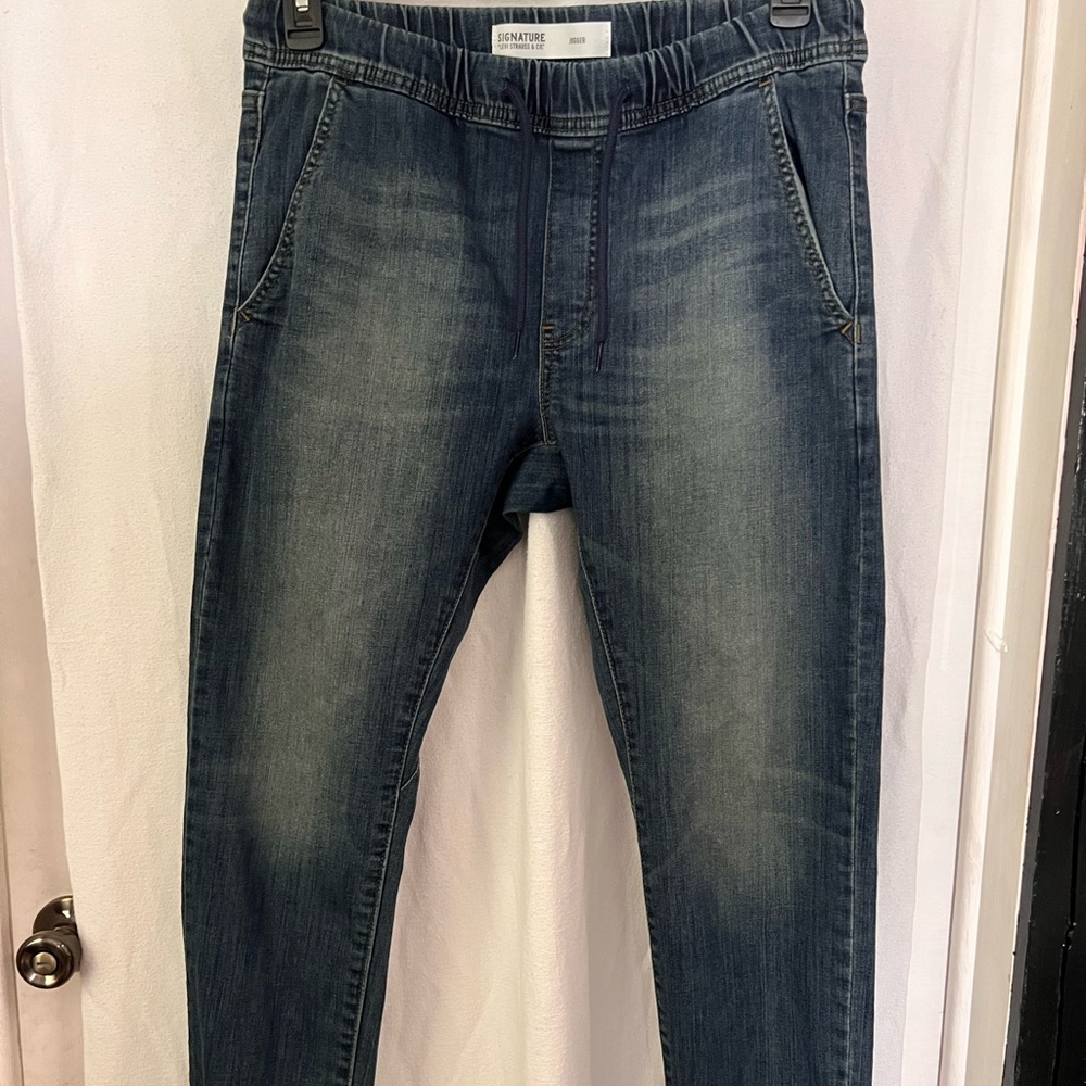 Levi jogger Jean new without tags